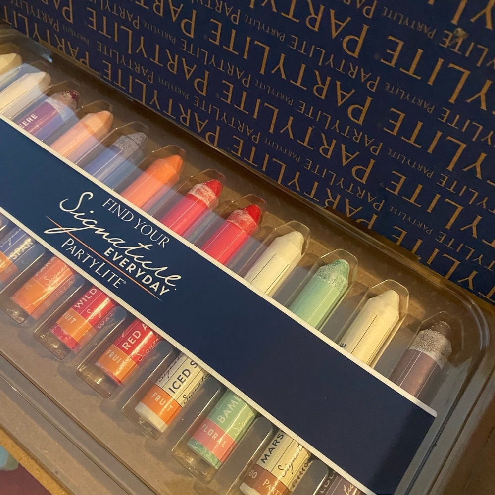 PartyLite Signature Everyday Blending Crayons | Scent Sticks Set of 12 | NIB - Picture 3 of 4